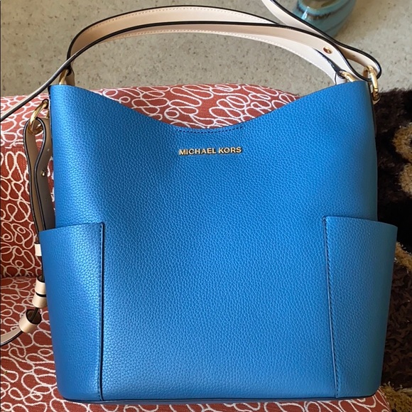 Brand new Micheal Kors handbag - Picture 13 of 15